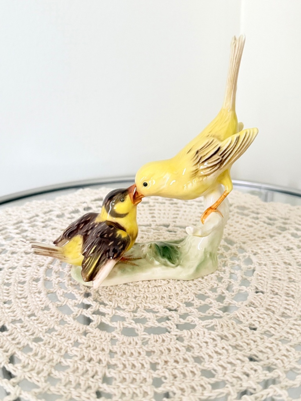 Vtg Goebel Kanarienvogel Bird Figurine Mother Canary Feeding Baby Model Lang 6